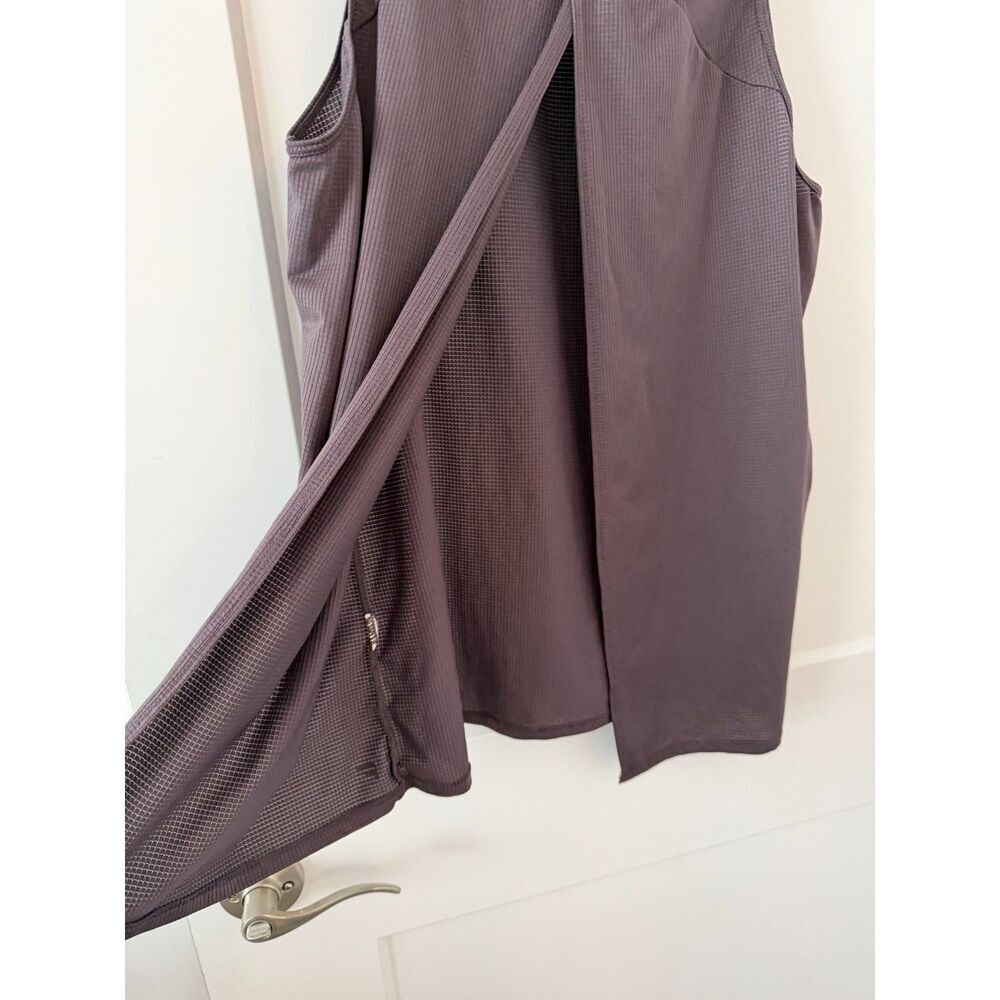 ❤️Fabletics Tank Top – No Size Tag❤️ - Picture 3 of 4